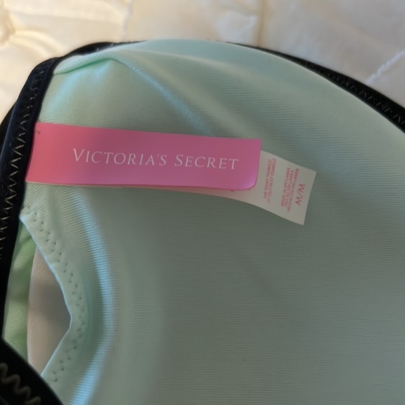 VICTORIA’S SECRET TRIANGLE BIKINI TOP - Picture 3 of 3